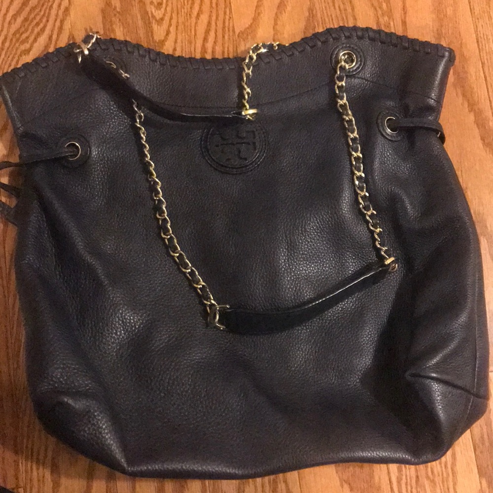 Navy blue Tory burch bag.. like brand new..